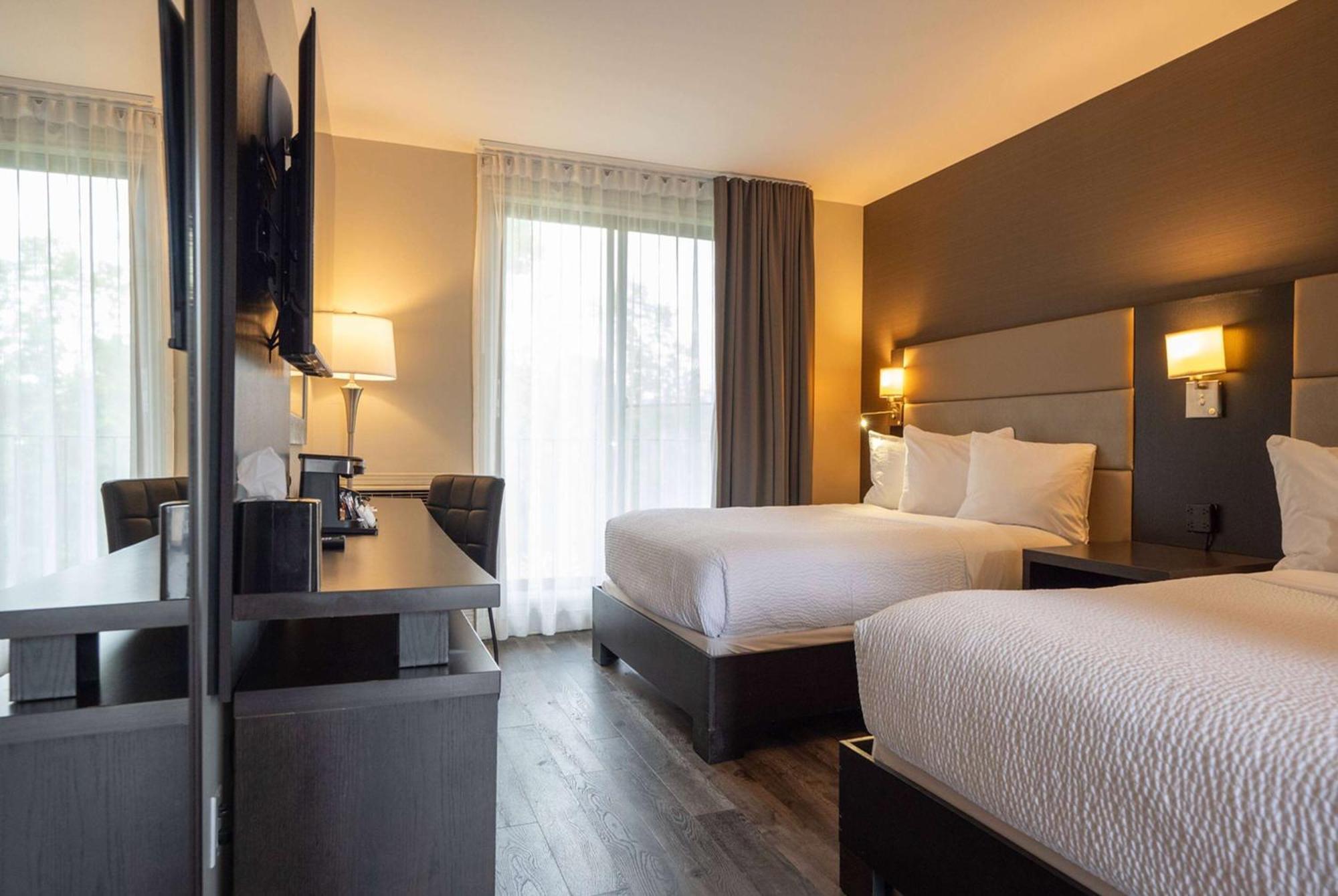 Ramada By Wyndham On The Rideau Hotel